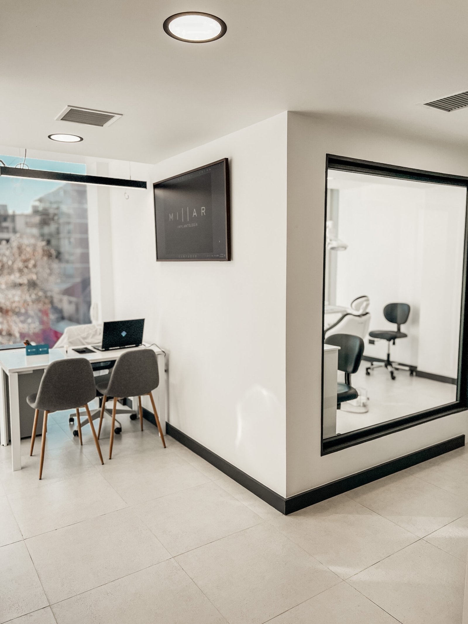 Box dental Implantología Millar