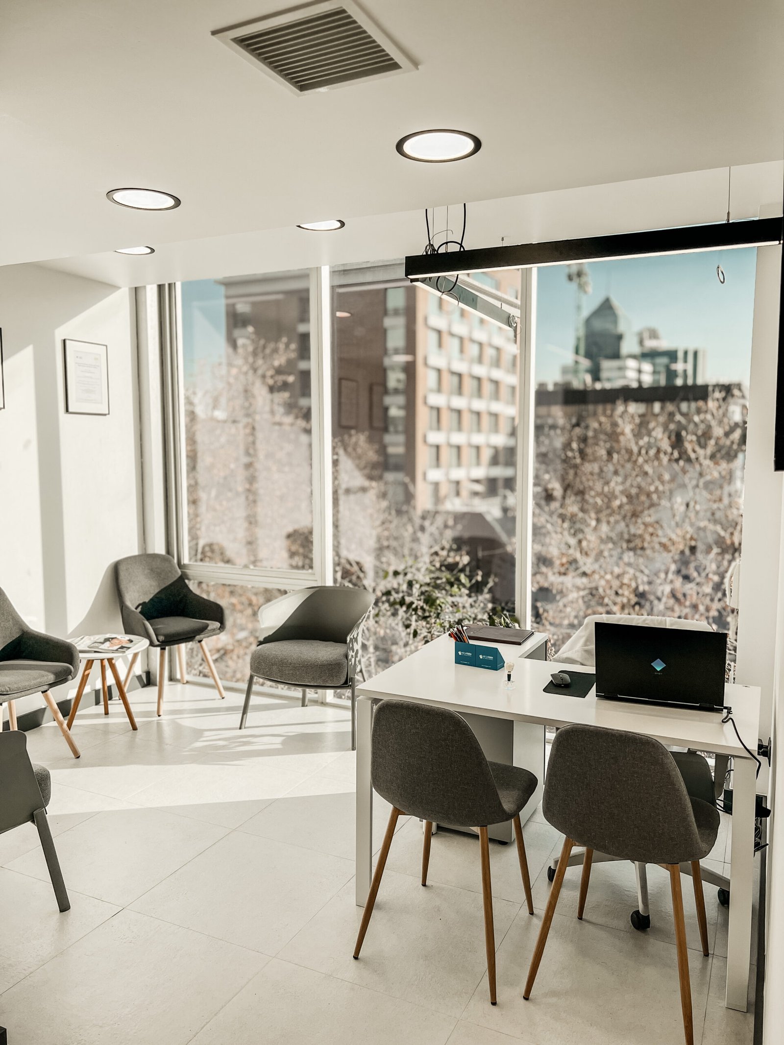 Recepción clínica implantes dentales Providencia